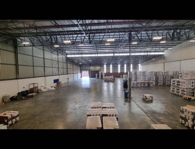 2,943M² WAREHOUSE TO LET IN POMONA